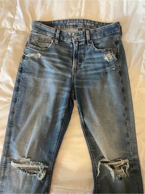 American Eagle Ripped Curvy Straight Jean - Light Blue Wash